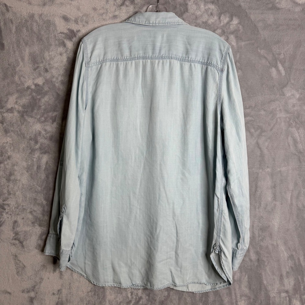 Talbots Chambray Button Up Shirt Womens XL Blue Light Wash Preppy Beach Lyocell - Picture 2 of 9